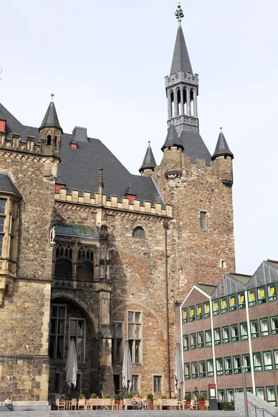 Gevel van stadhuis in Aken, Duitsland — Stockfoto