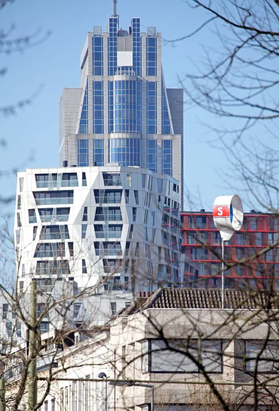 Сучасна будівля у Роттердамі - Нідерланди — стокове фото