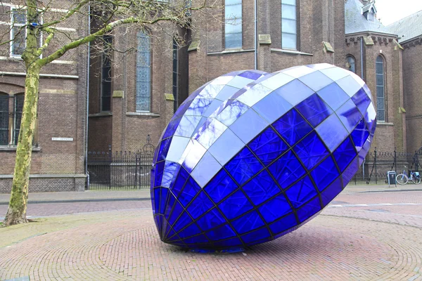 Cuore blu nel centro della città Delft, Paesi Bassi — Foto Stock