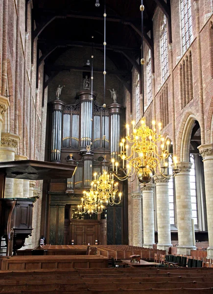 Interiorul bisericii Nieuwe Kerk în orașul Delft, Olanda — Fotografie, imagine de stoc