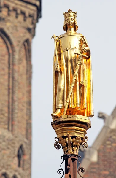Zlatá socha před nizozemský parlament - Haag, neherla — Stock fotografie