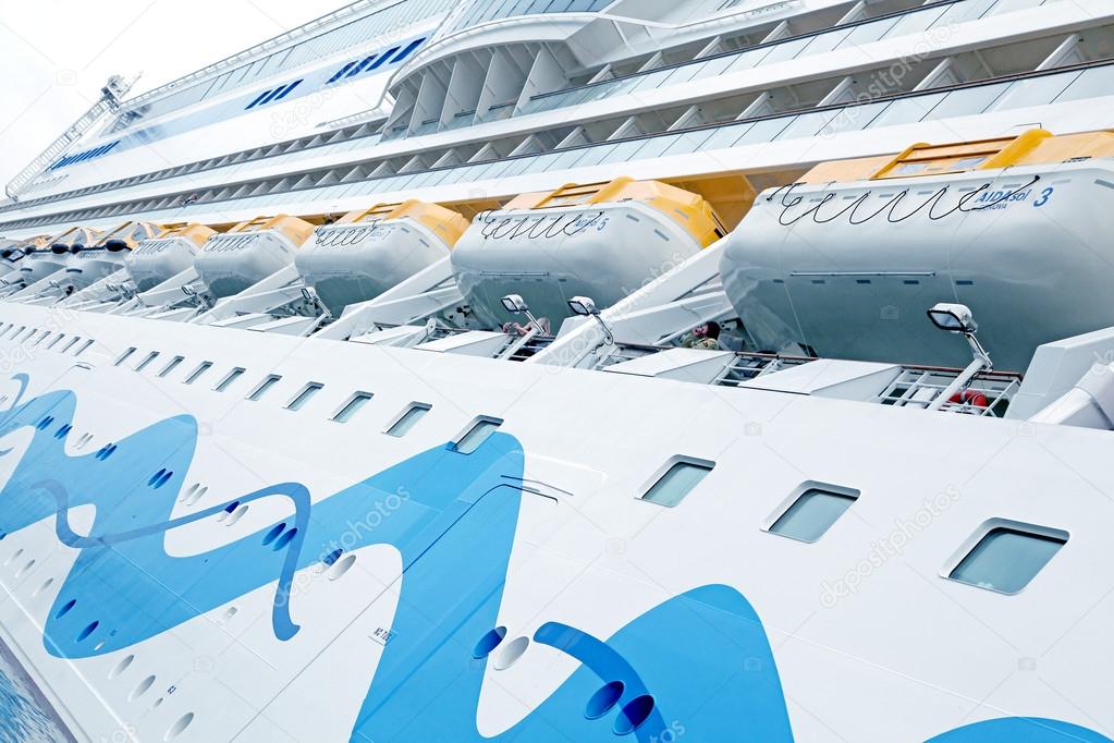 Kreuzfahrt Schiff Aidasol Im Hafen Von Amsterdam