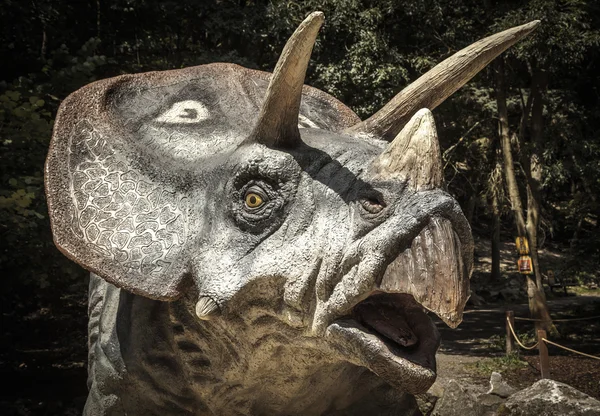 Ρεαλιστικό μοντέλο του triceratops δεινόσαυρος — Φωτογραφία Αρχείου