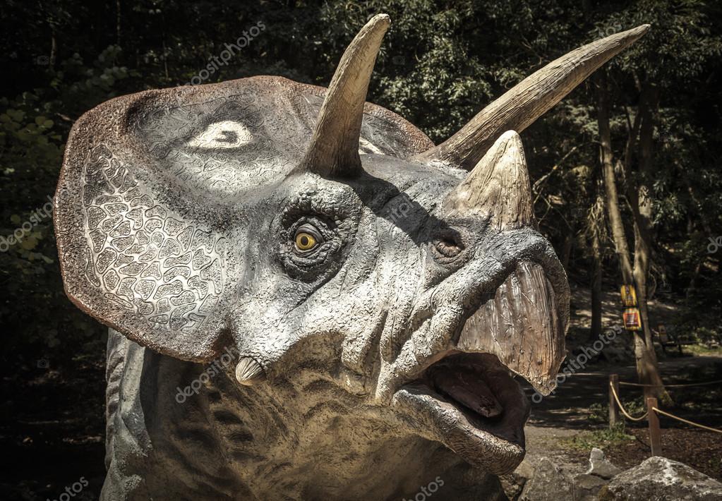 Realistic model of dinosaur Triceratops â Stock Editorial Photo © jarino #49191621