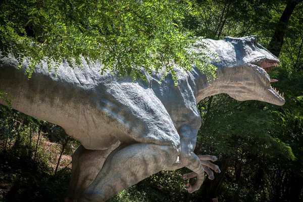 Modèle réaliste de dinosaure Gigantosaurus — Photo