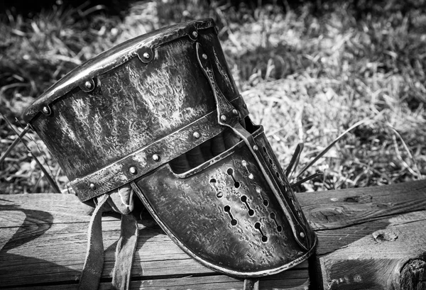 Capacete de cavaleiro medieval — Fotografia de Stock