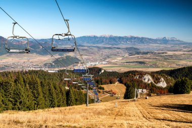 Dağ manzarası. Slovakya 'nın Büyük Fatra dağlarındaki Malinne tepesinden manzara