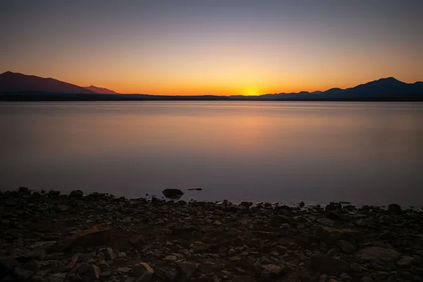 Seenlandschaft Bei Sonnenaufgang Mit Farbenfrohem Himmel Lange Belichtung Wasserreservoir Liptovska — Stockfoto