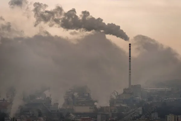 Concept Pollution Air Moke Chimny Dans Usine Mondi Ville Ruzomberok — Photo