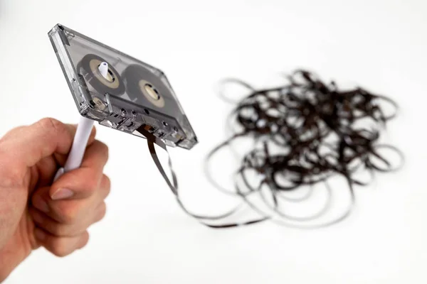 Spoel Een Oude Audiocassette Terug Met Losse Tape Witte Achtergrond — Stockfoto