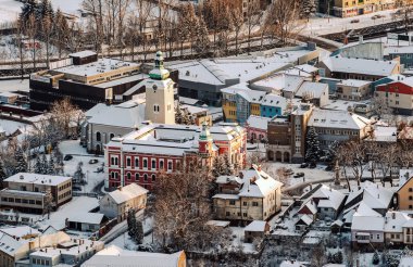 RUZOMBEROK, SLOVAKIA - 26 Aralık 2021: Yukarıdan Ruzomberok Kasaba Merkezi