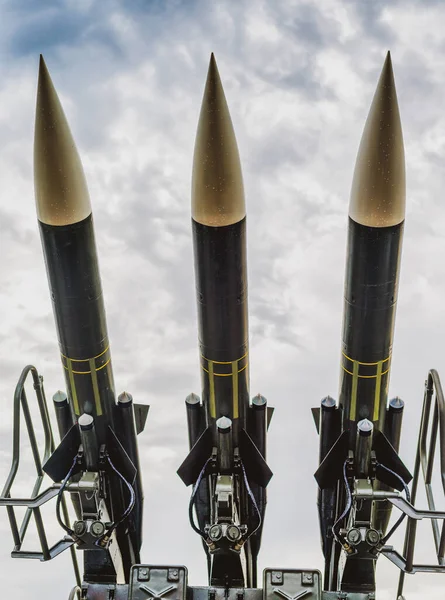 Três Foguetes Militares Balistas Mísseis Nucleares Conflito Guerra — Fotografia de Stock