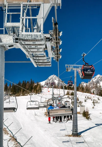 Tatranska Lomnica Slowakije Maart 2022 Ski Lift Stoelen Resort Tatranska — Stockfoto