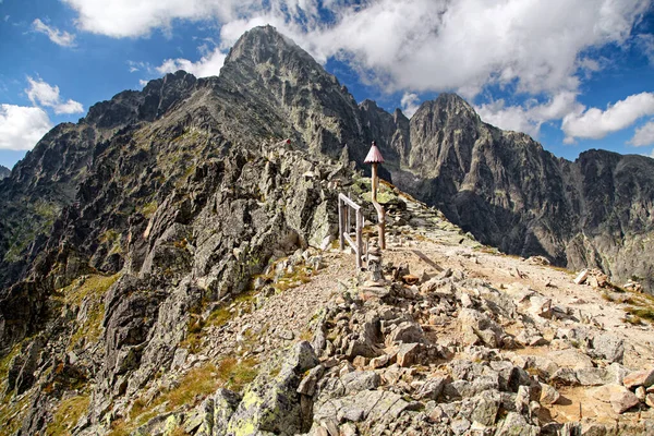 Utsikt Från Velka Lomnicka Veza Klipptopp Lomnicky Stit Höga Tatrabergen — Stockfoto