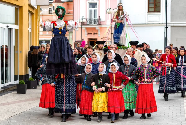 Ruzomberok Slovakia 2022年4月8日 取出并焚烧斯拉夫女神莫雷纳是斯洛伐克的东方传统 — 图库照片