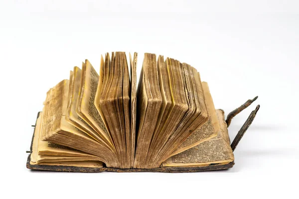 Древняя Открытая Книга Белом Фоне — стоковое фото