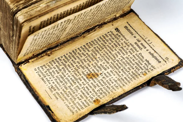 Detail Der Seite Mit Historischem Text Auf Aufgeschlagenem Alten Buch — Stockfoto