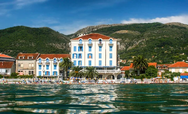 Tivat Montenegro August 2010 Vacationers Swimming Adriatic Sea Summer Vacation — Stock Photo, Image