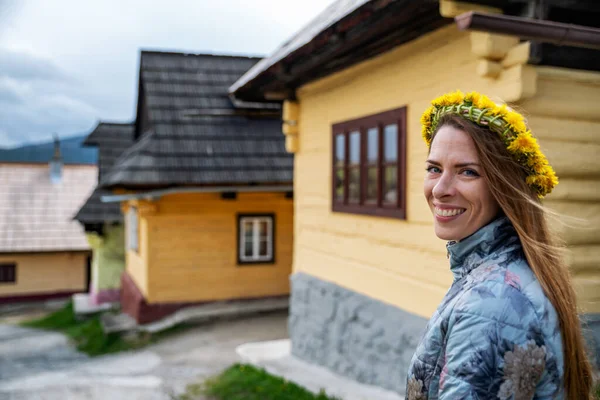 Pretty Face Girl Posing Old Historical Village Vlkolinec Slovakia — Fotografia de Stock