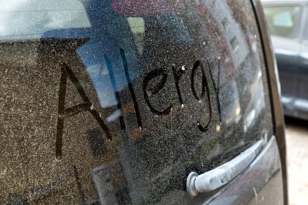 Arabanın Camına Yazılan Mesaj Alerjisi Alerjik Sezon — Stok fotoğraf