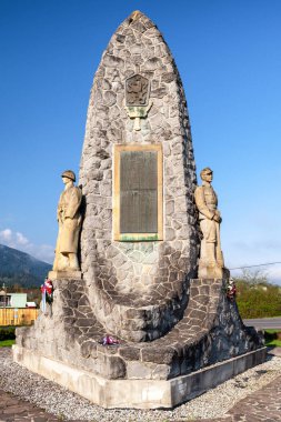 LIPTOVSKY HRADOK, SLOVAKIA - 29 Mayıs 2022: Liptovsky Hradok kentinde Birinci Dünya Savaşı Anıtı