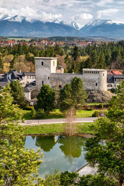 Slovakya Nın Başkenti Liptovsky Hradok Bulunan Skalka Dan Büyük Şato Telifsiz Stok Fotoğraflar