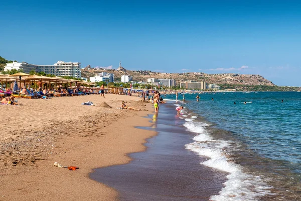 Faliraki Greece Jun 2022 People Relaxing Sandy Beach Resort Faliraki — Stock Photo, Image