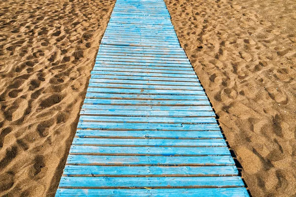 Blue Wooden Path Sand Beach Summer Resort — Stock fotografie