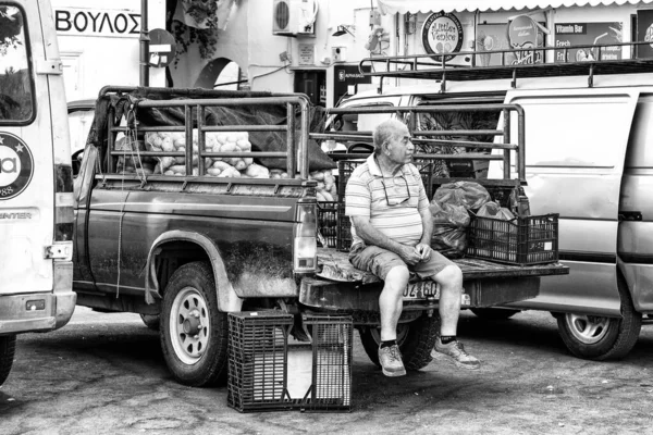 Lindos Greece July 2022 Senior Greek Seller Sittinf His Car — Φωτογραφία Αρχείου