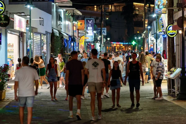 Faliraki Greece July 2022 Many People Walking Bar Street Night —  Fotos de Stock