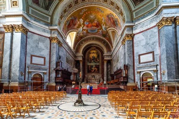 Esztergom Hongarije Mei 2022 Toeristen Binnen Esztergom Basiliek — Stockfoto