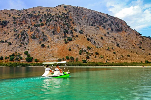 Kournas Greece September 2013 Paddle Boat Lake Kournas Crete Island — Stock fotografie