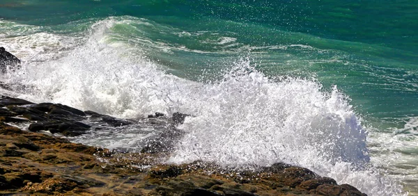 Waving Sea Coastline Splash Water Stormy Sea — Foto de Stock