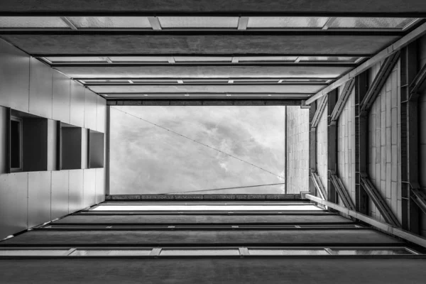 Building Empty Space Middle Bottom View Top — Stock fotografie