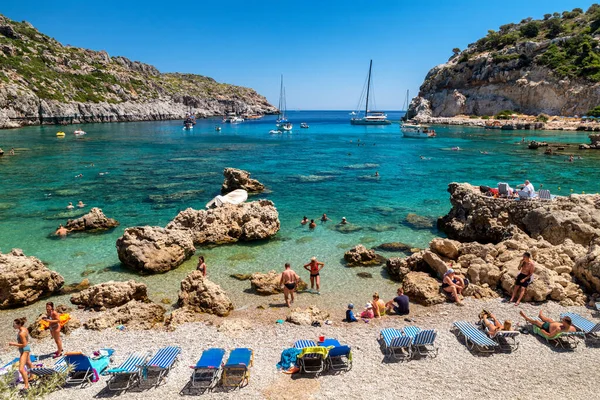 Faliraki Greece July 2022 Crystal Clear Sea Pebble Beach Vacationers — Fotografia de Stock