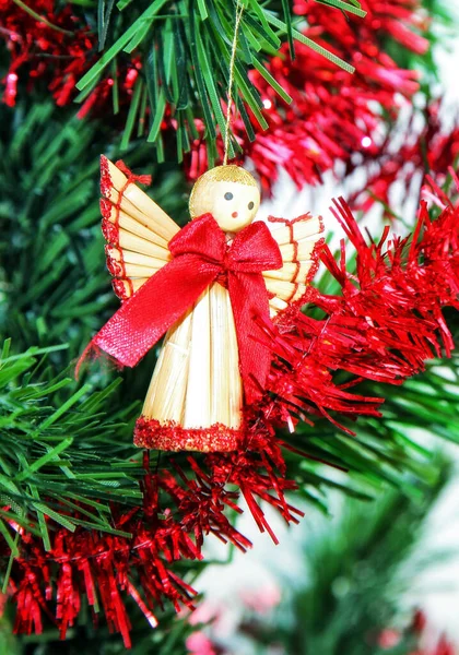 Traditionelle Weihnachtsdekoration Engel Weihnachtsbaum — Stockfoto