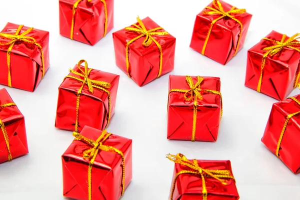 Caixas Presente Vermelhas Fundo Branco Decoração Natal — Fotografia de Stock