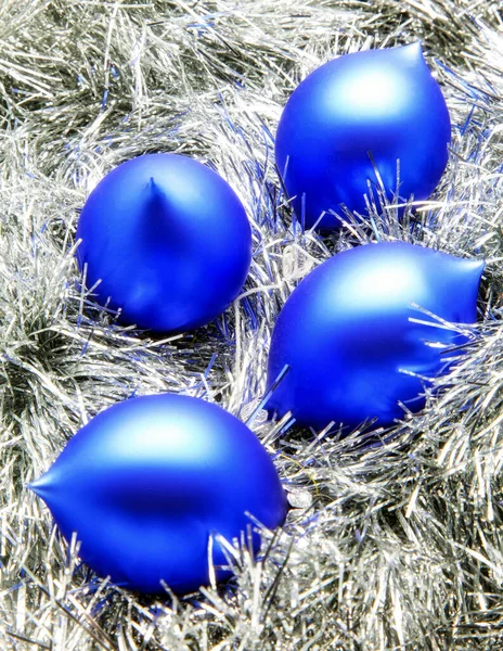 Сині Різдвяні Кульки Срібному Прикрасі — стокове фото