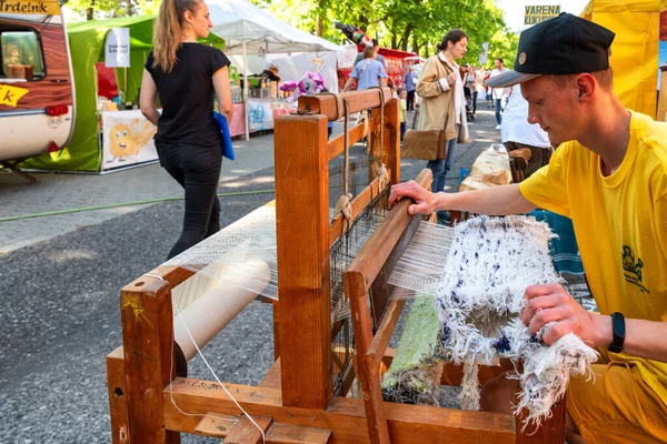 Ruzomberok Eslovaquia Junio 2022 Ejemplo Obras Una Máquina Tejer Feria —  Fotos de Stock