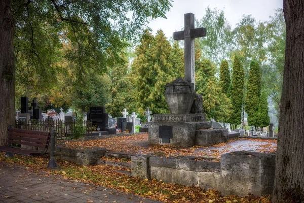 Ruzomberok Slovaquie Septembre 2022 Tombeau Familial Dusan Makovicky Dans Cimetière — Photo