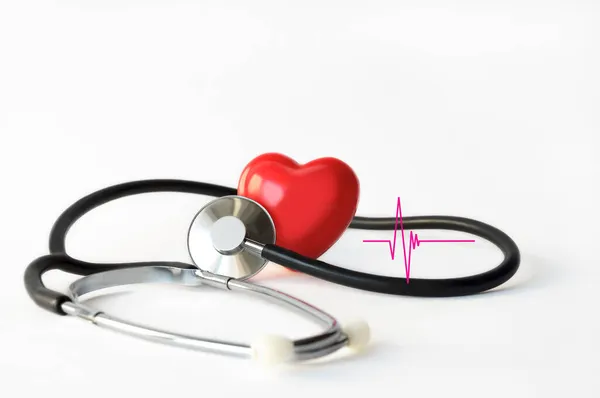 İnsan kalbini fonendoskopla ve beyaz bir arkaplanda kardiyogramın bir parçasıyla taklit et..