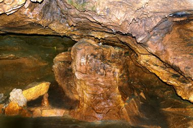 Stalactite, mağaranın dikdörtgen duvarları. Tasarım şablonu. Desen