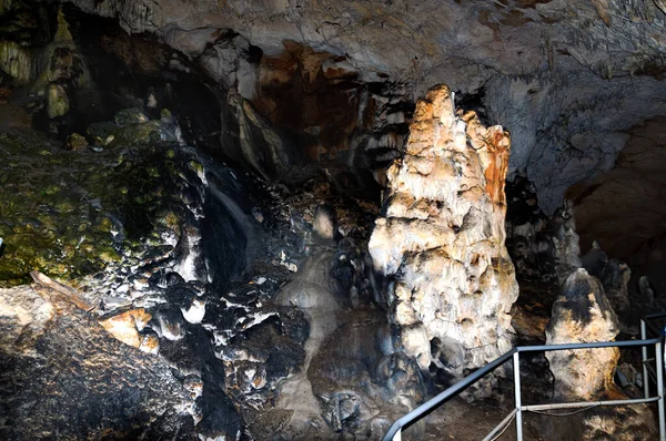 Crimea Ucraina Stalattiti Stalagmiti Sulle Pareti Della Grotta Emine Bair — Foto Stock