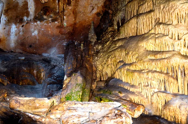 Crimeia Ucrânia Estalactites Estalagmites Nas Paredes Caverna Emine Bair Khosar — Fotografia de Stock