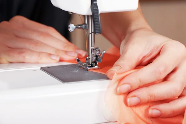 Diseñador de moda en el trabajo — Foto de Stock