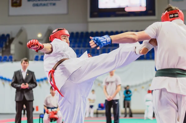 Meisterschaft der Region Moskau auf dem Karate-Kyokushinkai. — Stockfoto