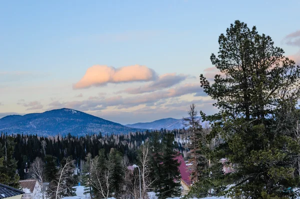 Ski resort sheregesh, dağ shoria, kemerovo bölgesi, Rusya Federasyonu. — Stok fotoğraf