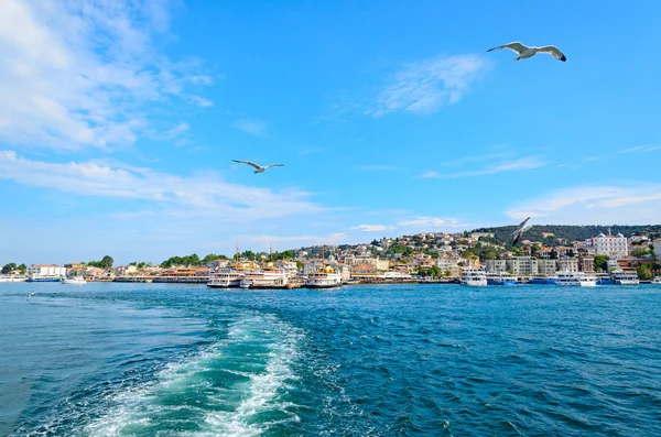 Veduta di Istanbul sul mare . — Foto Stock