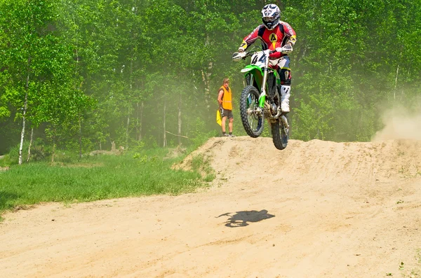 Lytkarino, moscow region, Rusko - 18 května 2013: motocross mistrovství mo — Stock fotografie