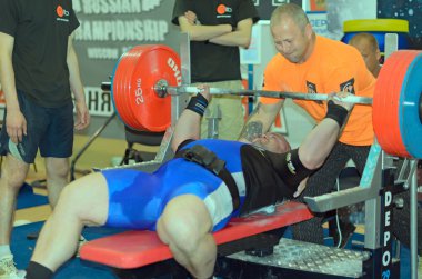 Rusya'nın şampiyona tarihinde Moskova'da powerlifting.